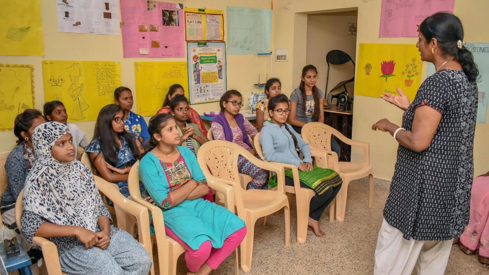 हाशिए पर रहने वाले समुदायों के लिए कानूनी सहायता शिविरों के माध्यम से मानव अधिकारों की वकालत